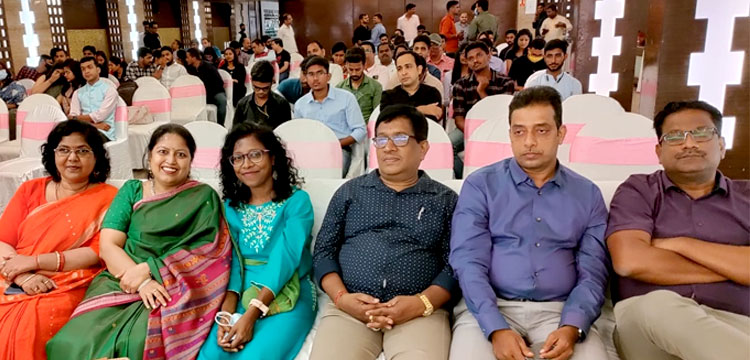 Silver Jubilee batch students felicitated at IIMC's Odisha alumni meet