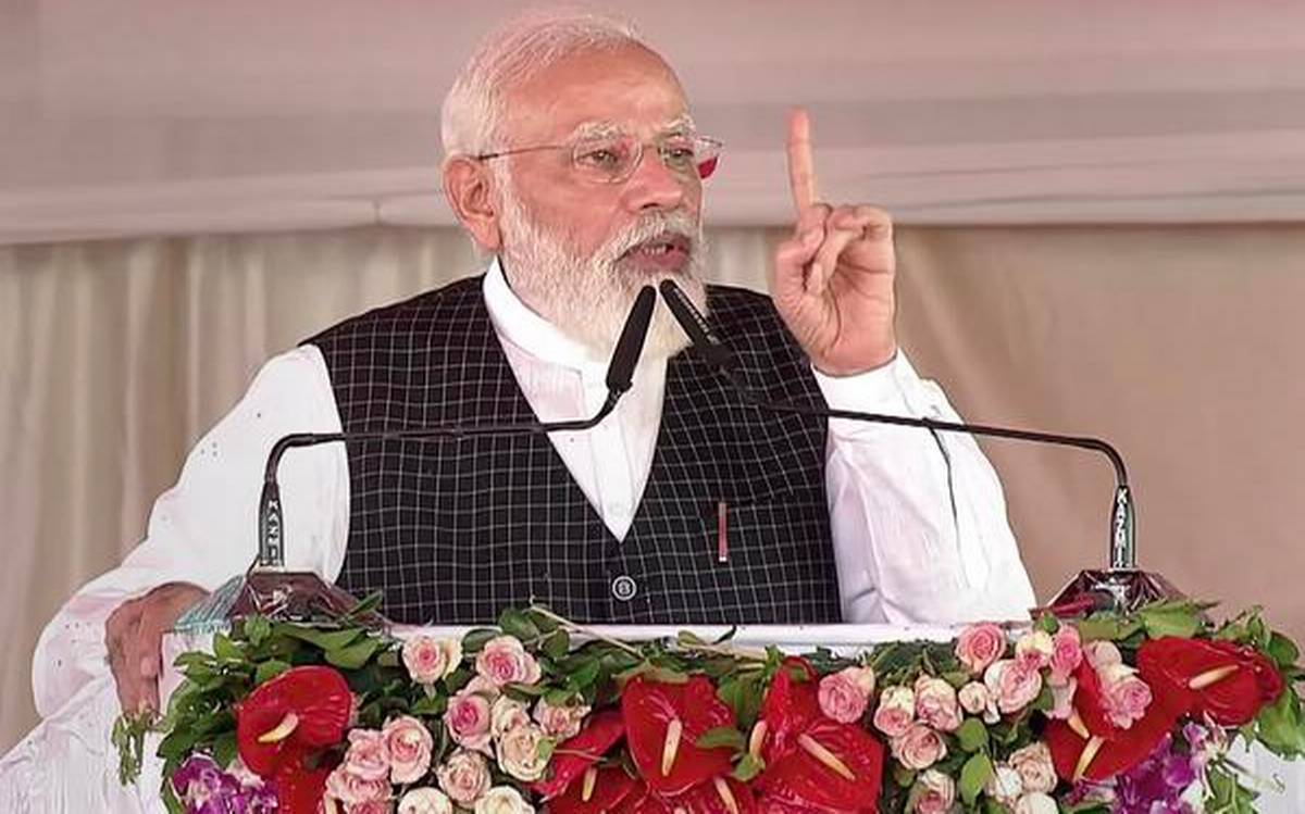 PM addresses ‘Yuva Shivir’ organised by Shree Swaminarayan Temple