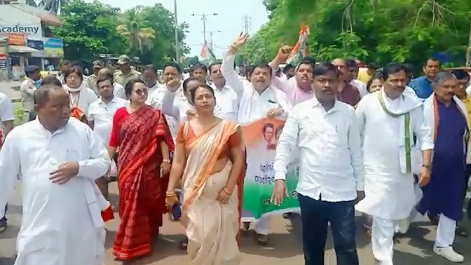 Summons to Rahul and Sonia, OPCC marched to ED office