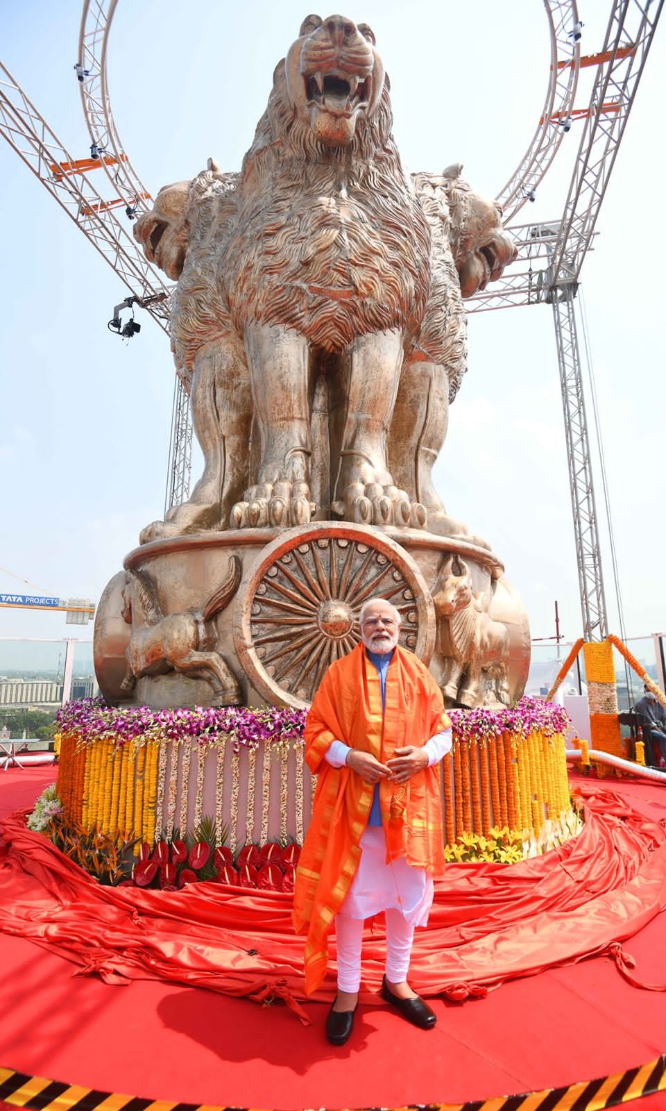 PM unveils National Emblem cast on the roof of the new Parliament Building