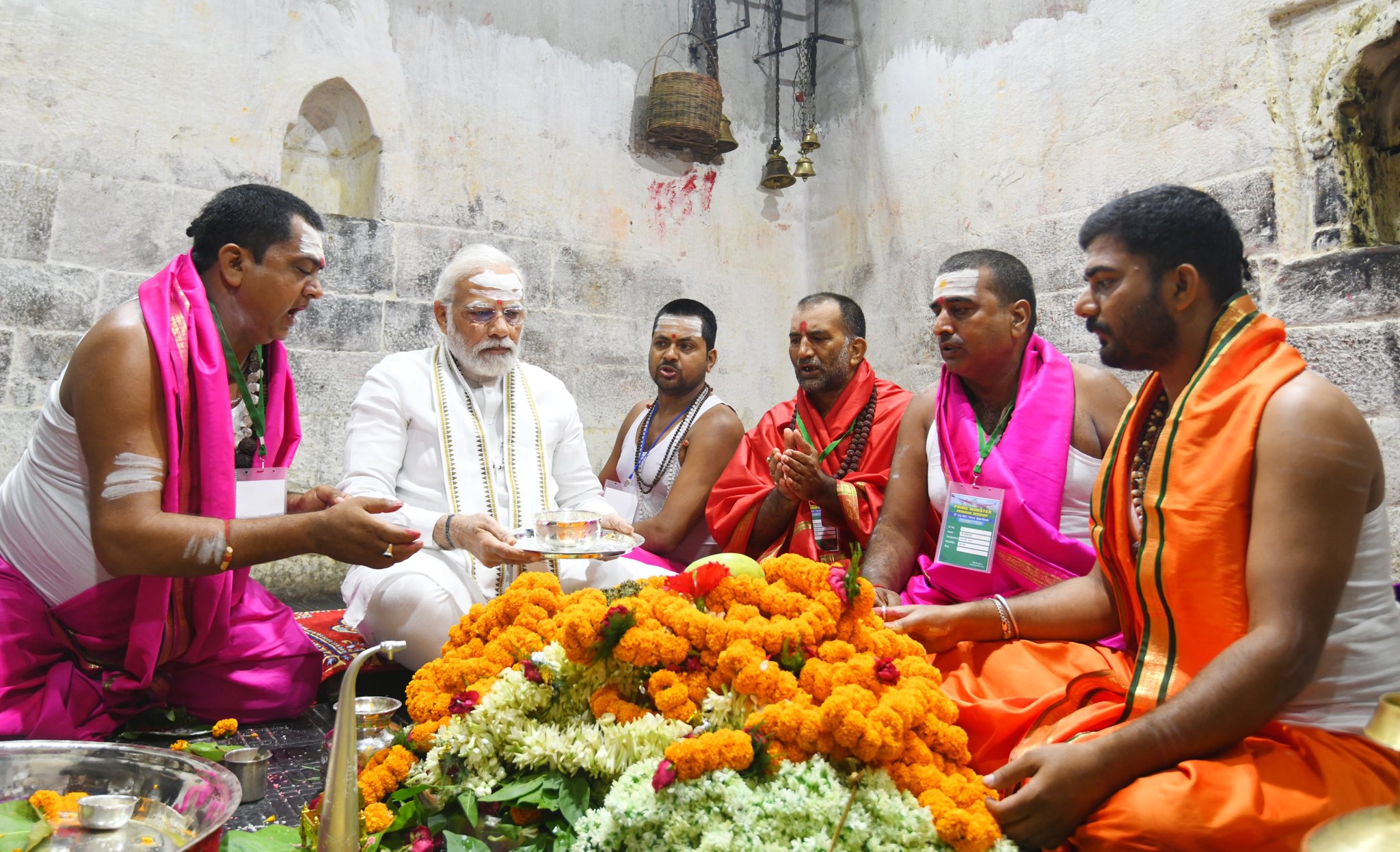 PM performs pooja at Baba Baidyanath Dham