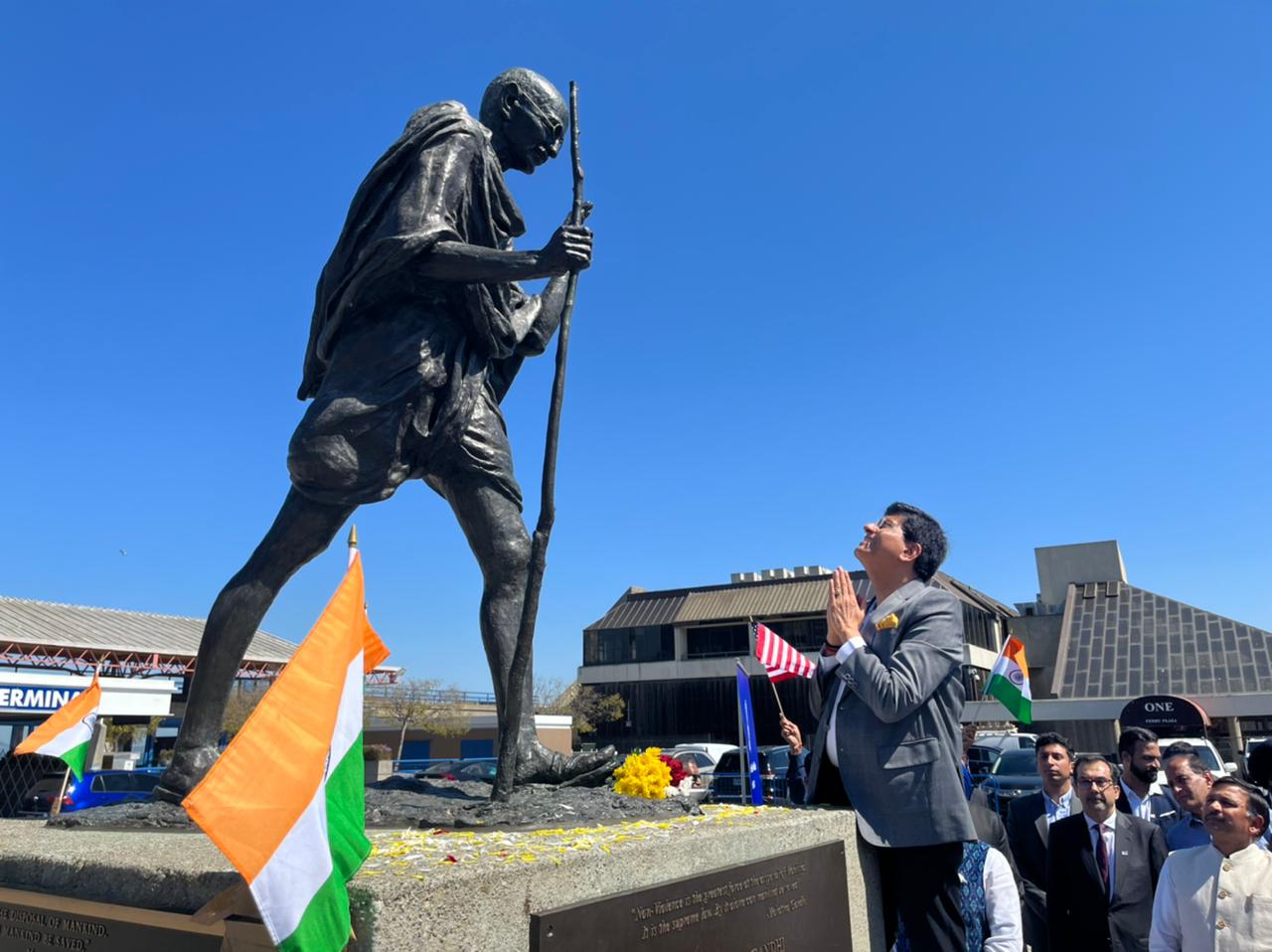 Goyal pays tributes to Mahatma Gandhi in San Francisco