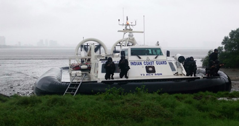 Indian Coast Guard & ATS, Gujarat apprehend a Pak boat carrying Rs 200 crore worth of drugs from Indian waters