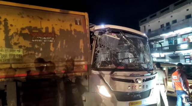 Hyva-bus collision in Jharsuguda: Toll rises to 7