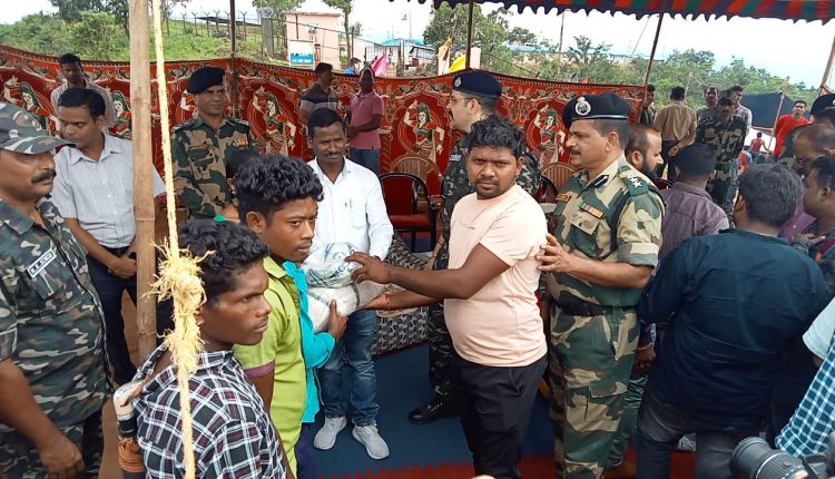 700 Maoist sympathisers, militias surrender in Malkangiri