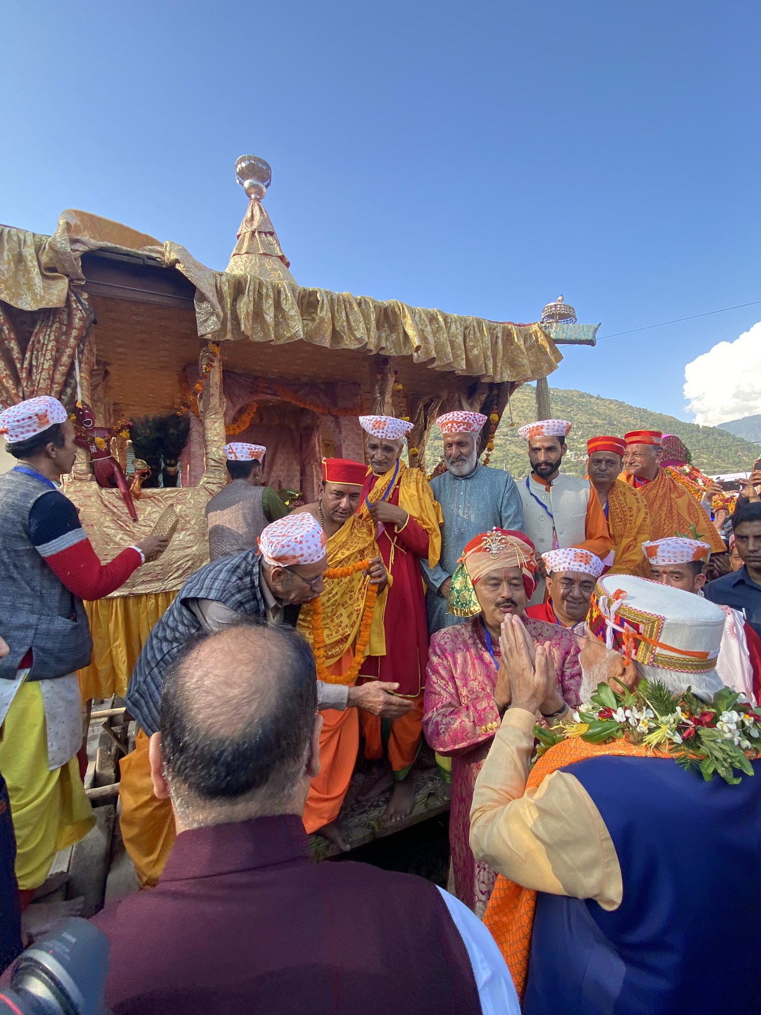 PM participates in Kullu Dussehra