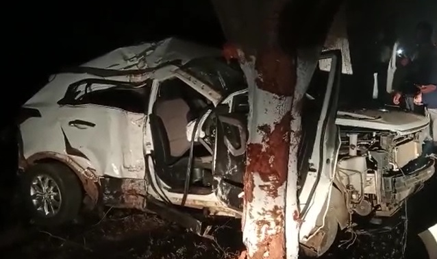 4 killed as car hits roadside tree in Odisha