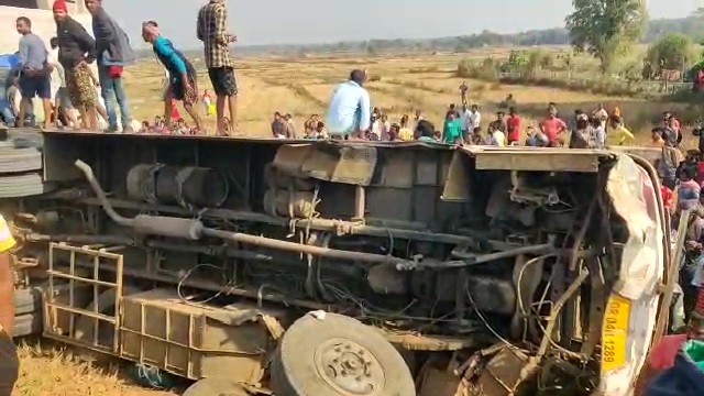 One killed, 20 critical As Bus Overturns On NH In Mayurbhanj