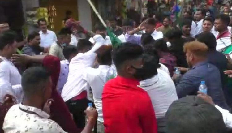 Men waving BJD flags assaulted Cong workers before Naveen's visit to Bargarh