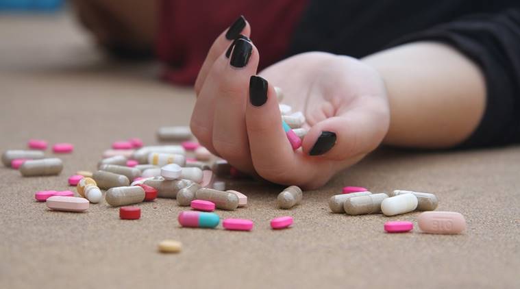 ବାପାଙ୍କ ମୃତୁ୍ୟ ଖବର ପାଇ ଝିଅର ଆତ୍ମହତ୍ୟା