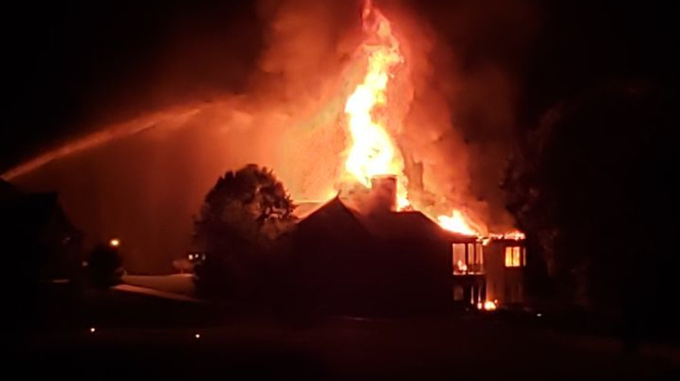 ଧୂପକାଠି ନିଅାଁରେ ଜଳିଗଲା ୨ ବଖରା