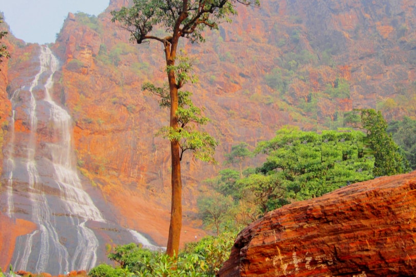 ଖୋଲିଲା ଖଣ୍ଡାଧାର ଜଳପ୍ରପାତ