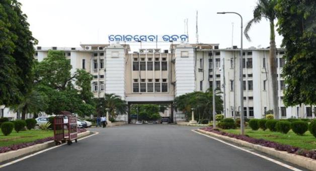 ଲୋକସେବା ଭବନ ଆଗରେ ବିଜେପି ମହିଳା ମୋର୍ଚ୍ଚା ଓ ପୁଲିସ ମଧ୍ୟରେ ଧସ୍ତାଧସ୍ତି