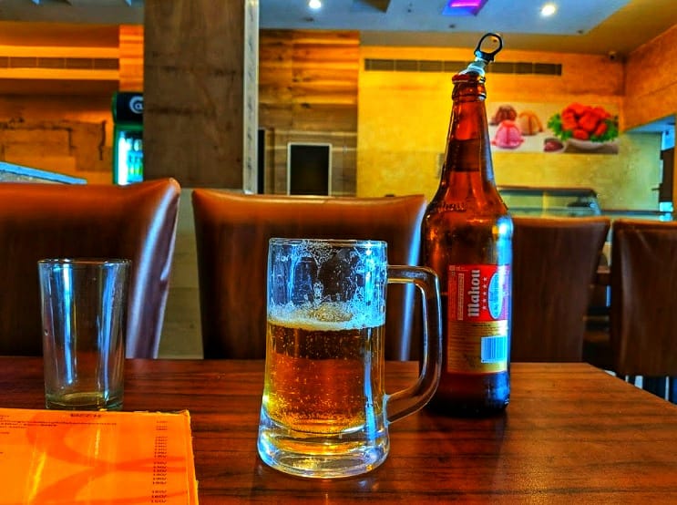 ମଦ ଦୋକାନରେ ମଦ ପିଇବାକୁ ଅନୁମତି