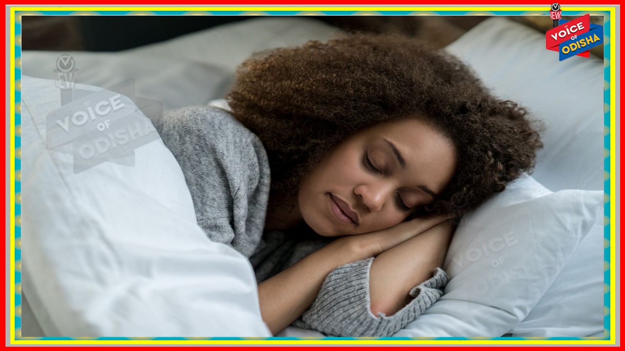 ବାମ କଡ଼ ଲେଉଟାଇ ଶୋଇଲେ କ’ଣ କ’ଣ ଲାଭ ମିଳେ ? ଆସନ୍ତୁ ଜାଣିବା . . . .