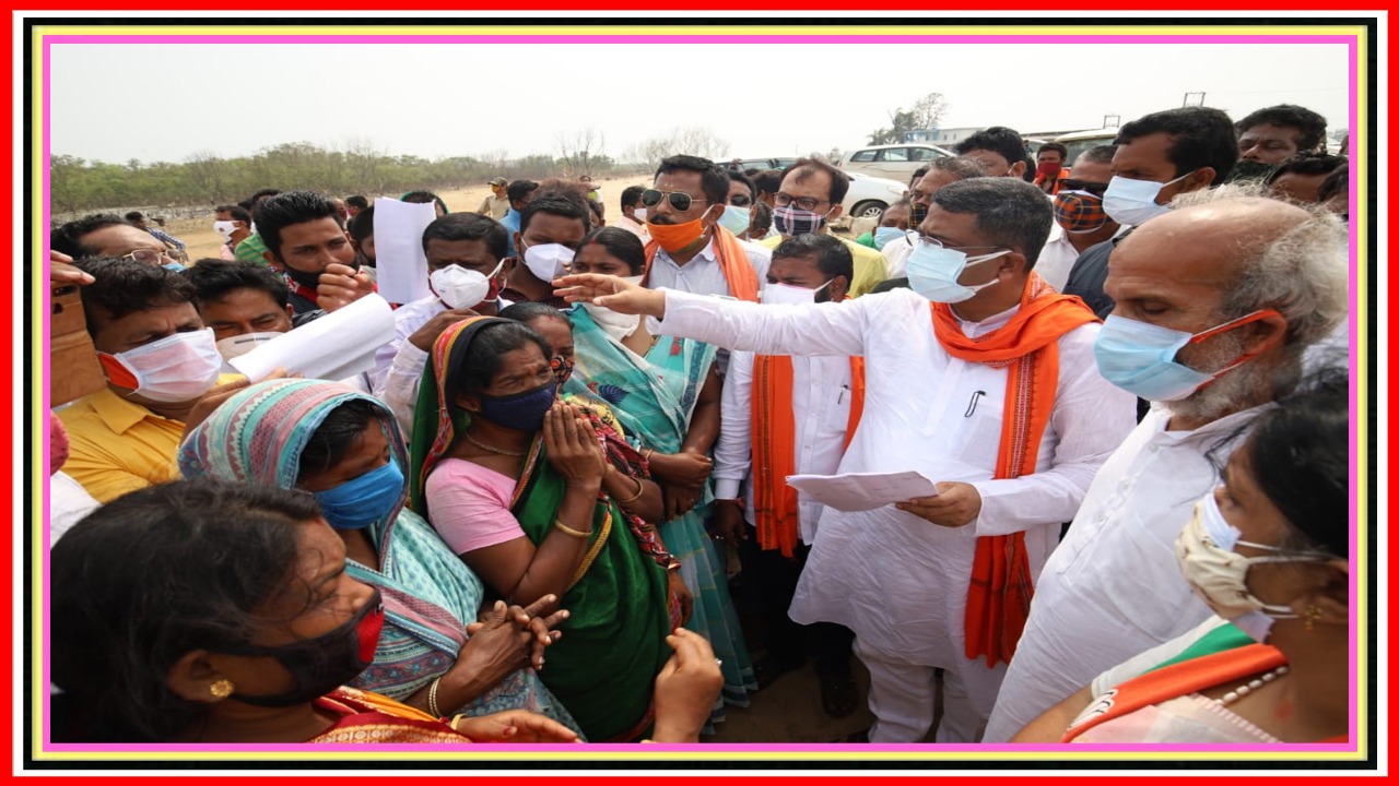 ବାଲେଶ୍ୱର ଜିଲ୍ଲାର ବାତ୍ୟା ପ୍ରଭାବିତ ଅଂଚଳ ବୁଲି ଦେଖିଲେ କେନ୍ଦ୍ରମନ୍ତ୍ରୀ