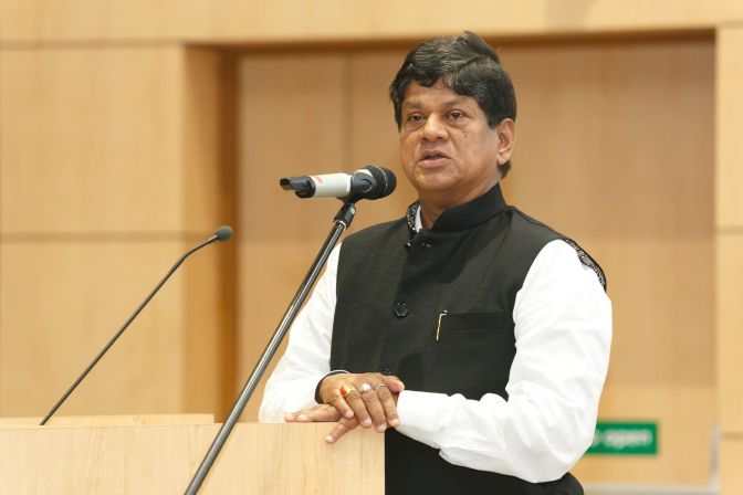 ସୌମ୍ୟଙ୍କ ବିସ୍ଫୋରକ ମନ୍ତବ୍ୟ : ମୁଖ୍ୟମନ୍ତ୍ରୀଙ୍କ ଦୁଇଟି ଆଖି, ବବି ଓ ପାଣ୍ଡିଆନ ବାବୁ