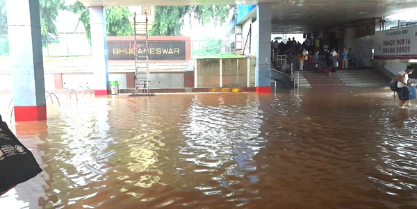 ଲଘୁଚାପ; ଭୁବନେଶ୍ବର, ପୁରୀରେ ନିର୍ଘାତ ବର୍ଷିଲା