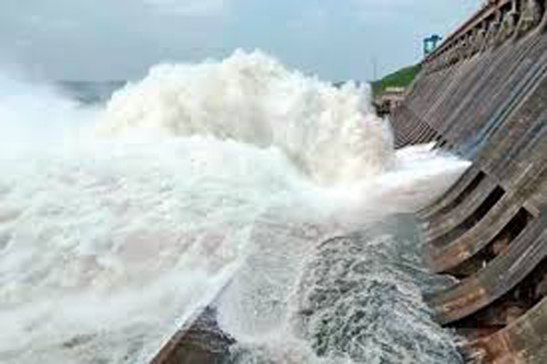 ହୀରାକୁଦରେ ୧୨ଟି ଗେଟ୍‌ ଖୋଲା, ଖୋଲିପାରେ ଆହୁରି ଅଧିକ ଗେଟ୍