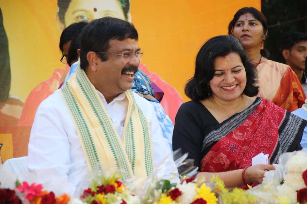 ଧର୍ମେନ୍ଦ୍ରଙ୍କ ସ୍ଥାନ ନେଇଗଲେ ଅପରାଜିତା