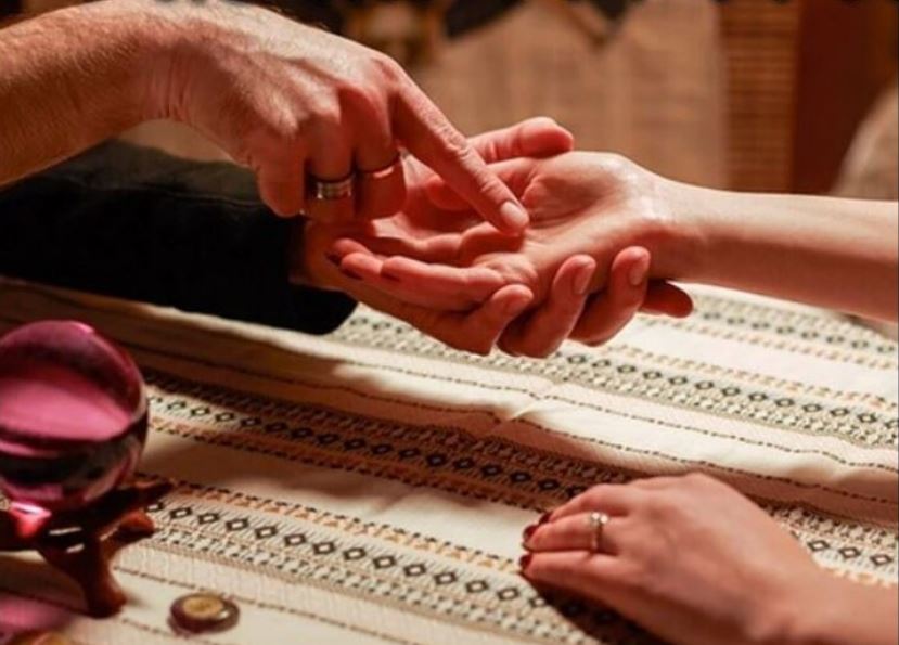 ଆଙ୍ଗୁଠି ରେଖା ଦେଖି ଚିହ୍ନନ୍ତୁ ନିଜକୁ