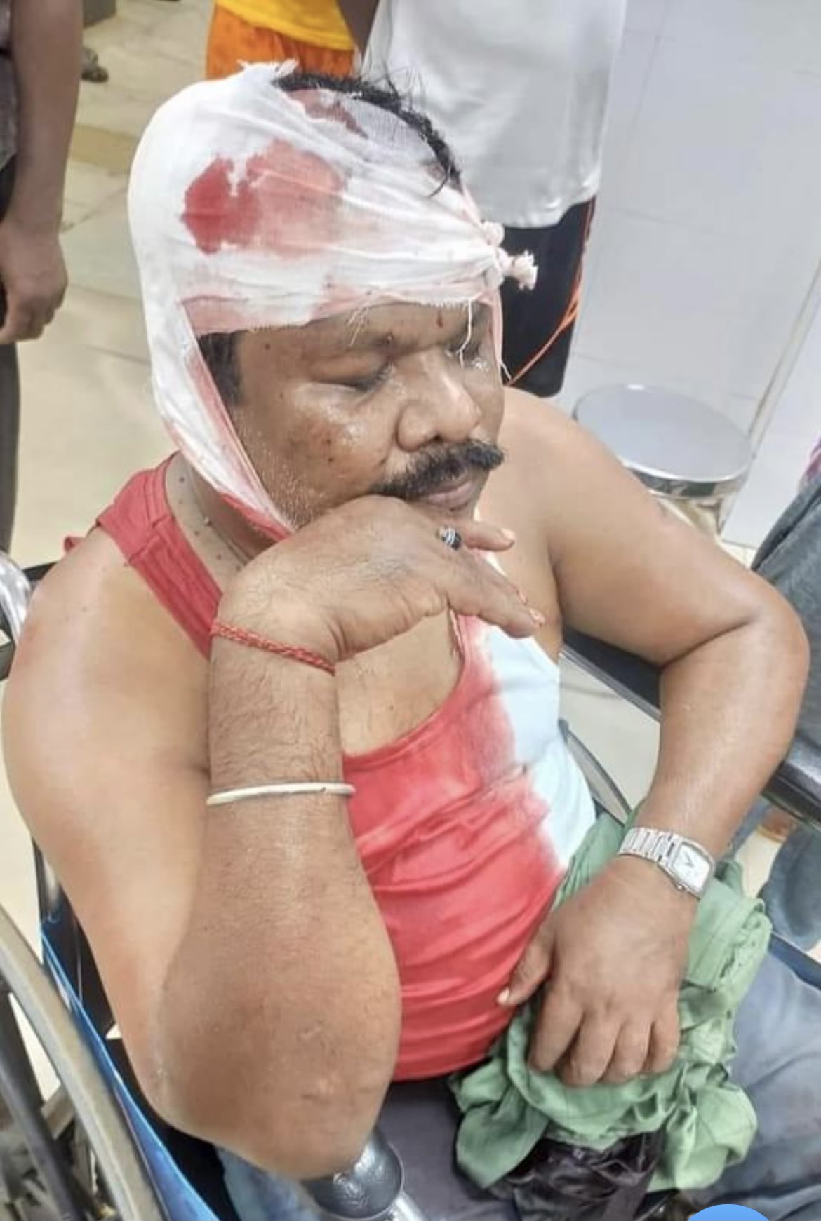 ସାମ୍ବାଦିକଙ୍କୁ ମରଣାନ୍ତକ ଆକ୍ରମଣ କରି ମୋବାଇଲ ଲୁଟିଲେ