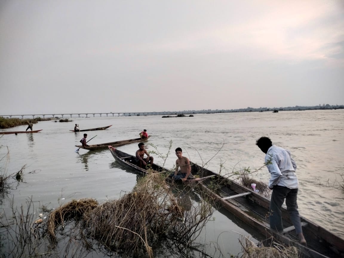 ମହାନଦୀରେ ବୁଡ଼ି ବାପା, ଝିଅ, ପୁଅ ମୃତ
