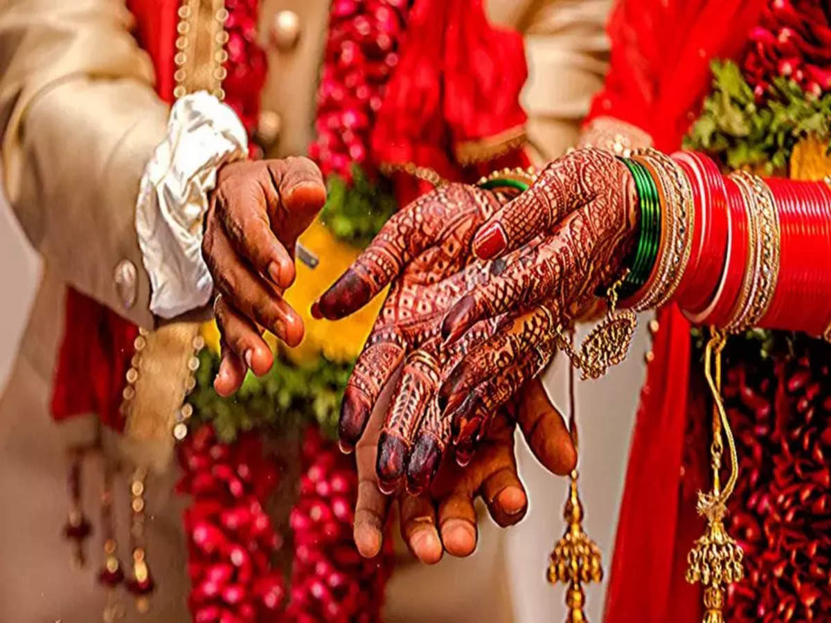 ବୟସ ଗଡ଼ିଯାଉଛି କି? ହୋଇପାରୁନାହିଁ ବାହାଘର। ତେବେ ଜାଣନ୍ତୁ ବାସ୍ତୁ ସମ୍ପର୍କରେ