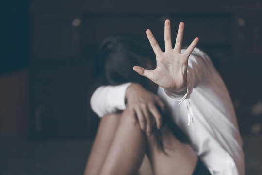 ବୟଫ୍ରେଣ୍ଡଙ୍କୁ ମାଡ଼ ମାରି ଛାତ୍ରୀଙ୍କୁ ଗଣଦୁଷ୍କର୍ମ, ୩ ଗିରଫ