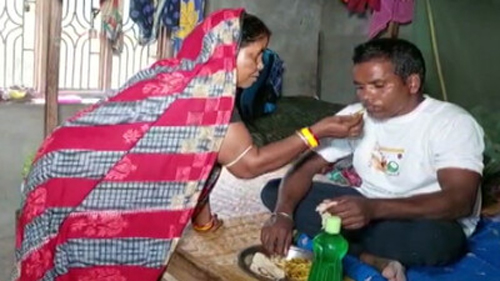 ୨୬ ବର୍ଷ ପରେ ଫେରିଲା ପୁଅ