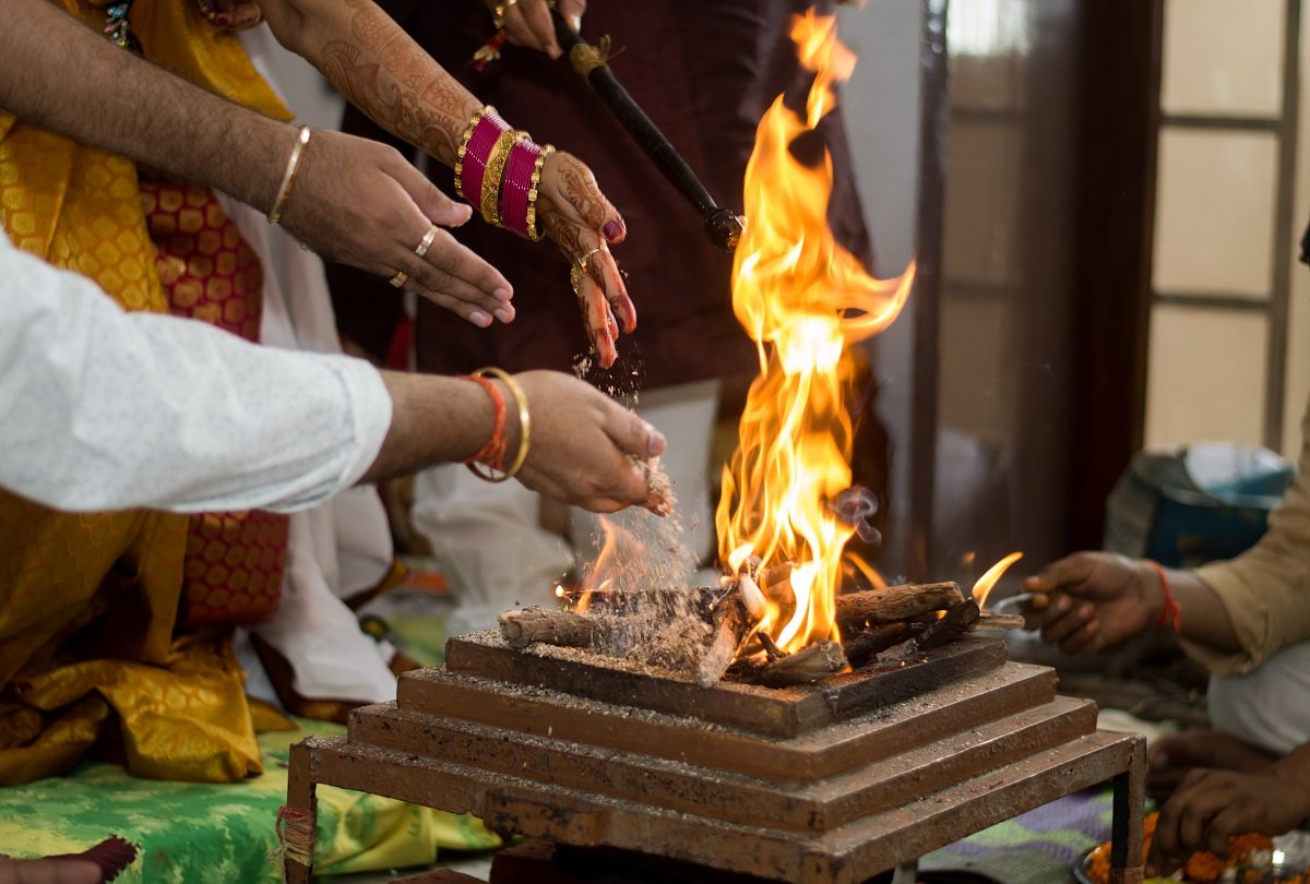 ହୋମ କରିବା ସମୟରେ କାହିଁକି କୁହାଯାଇଥାଏ ‘ସ୍ୱାହା’, ଜାଣନ୍ତୁ