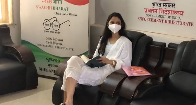 ଇଡିରେ ହାଜର ହେଲେ ପ୍ରଦୀପ ପାଣିଗ୍ରାହୀଙ୍କ ଝିଅ 