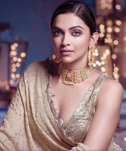 ପସନ୍ଦ ପାକିସ୍ତାନୀ ଡିଜାଇନର 