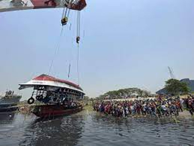 ଲଞ୍ଚରେ ନିଆଁ ଲାଗି ୩୨ ଜୀବନ୍ତ ଦଗ୍ଧ