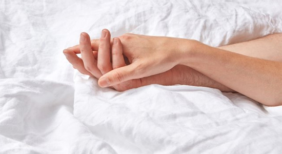 ଦମ୍ପତିଙ୍କ ସମ୍ପର୍କ ମଜଭୁତ କରିବାରେ ସେକ୍ସର ରହିଛି ଏମିତି ଭୂମିକା