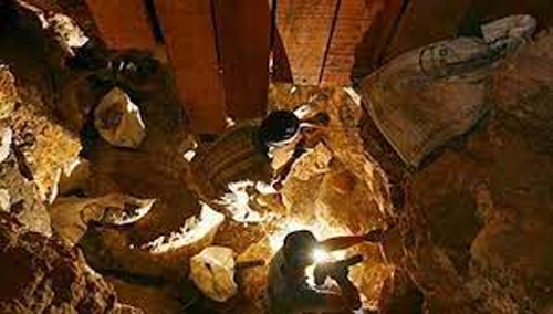 ଭୁଶୁଡ଼ି ପଡ଼ିଲା ସୁନା ଖଣି, ୩୮ ମୃତ