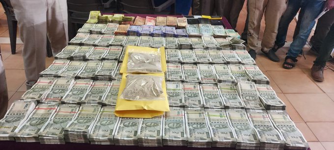 ସାଢେ଼ ୩ କିଲୋ ବ୍ରାଉନସୁଗର, ୬୫ ଲକ୍ଷ ଟଙ୍କା, ବନ୍ଧୁକ, ଗୁଳି ଜବତ