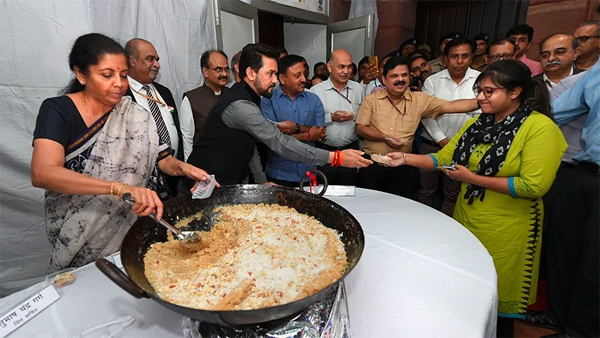 ଏଥର ହେଲାନି ହାଲୱା ଉତ୍ସବ