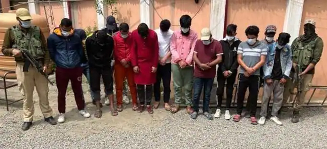 ମସ୍‌ଜିଦରେ ଦେଶ ବିରୋଧୀ ସ୍ଳୋଗାନ୍, ୧୩ ଗିରଫ