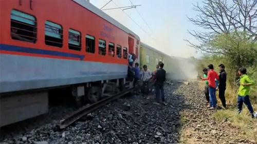 ମାଡ଼ିଗଲା କୋଣାର୍କା ଏକ୍ସପ୍ରେସ୍‌, ୫ ଯାତ୍ରୀ ମୃତ