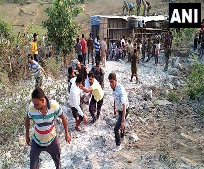 ଘାଇକୁ ବସ୍ ଖସି ୬ ମୃତ ଓ ୩୯ ଆହତ