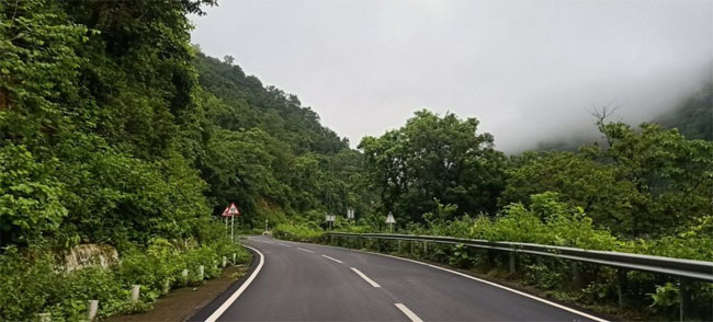 କଳିଙ୍ଗା ଘାଟିରେ ଓଲଟିଲା ବସ୍‌, ୬ ମୃତ