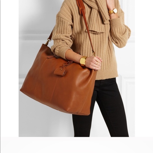 ହ୍ୟାଣ୍ଡବ୍ୟାଗରେ ରଖନ୍ତୁ ଏହିସବୁ ଜିନିଷ