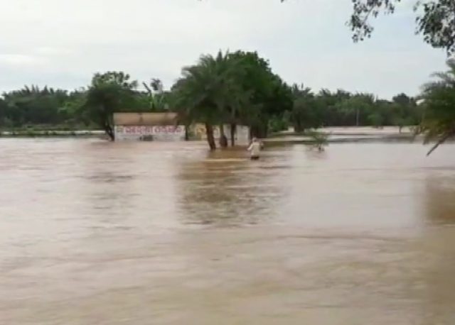  ବନ୍ୟା, ପାଣି ଘେରରେ ଗାଁ