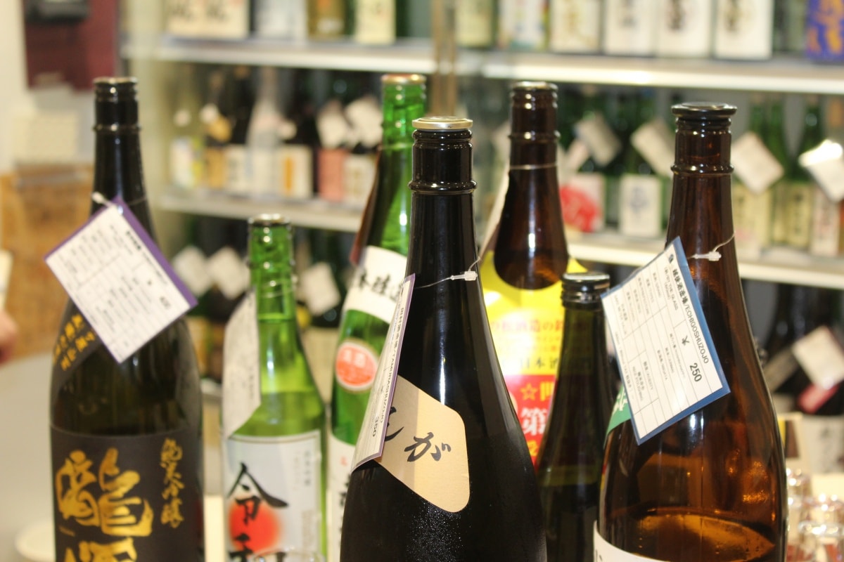 ମଦ ପିଇବାକୁ ପ୍ରତିଯୋଗିତା କଲେ ସରକାର 