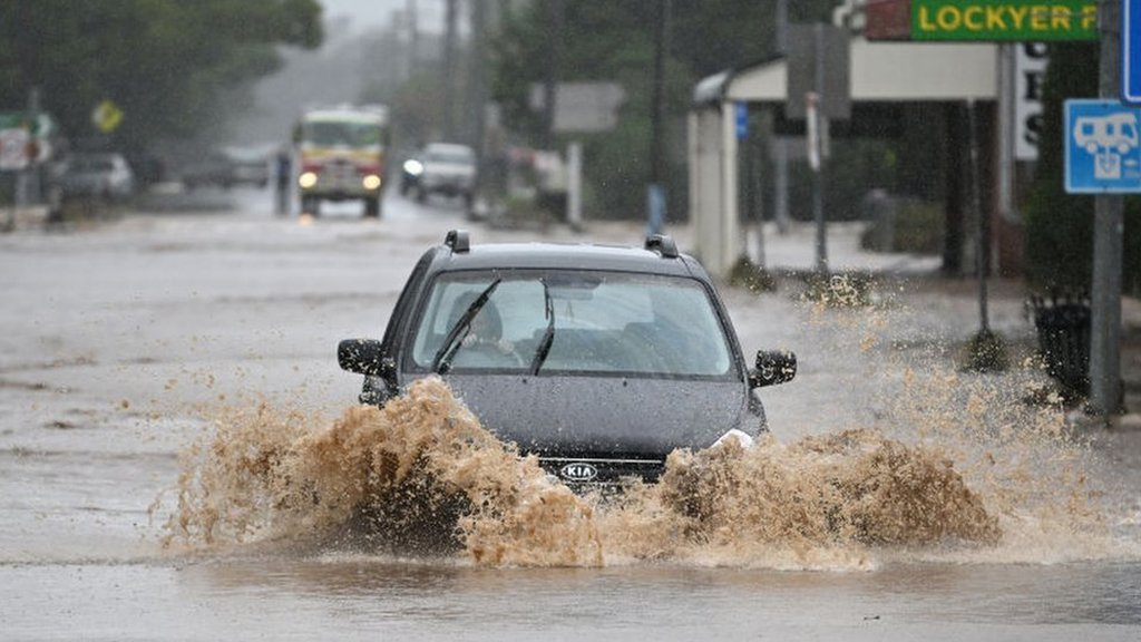 ବନ୍ୟା ପାଇଁ ଖୋଲିଲା ୨୪ଘଣ୍ଟିଆ କଣ୍ଟ୍ରୋଲ ରୁମ୍‌