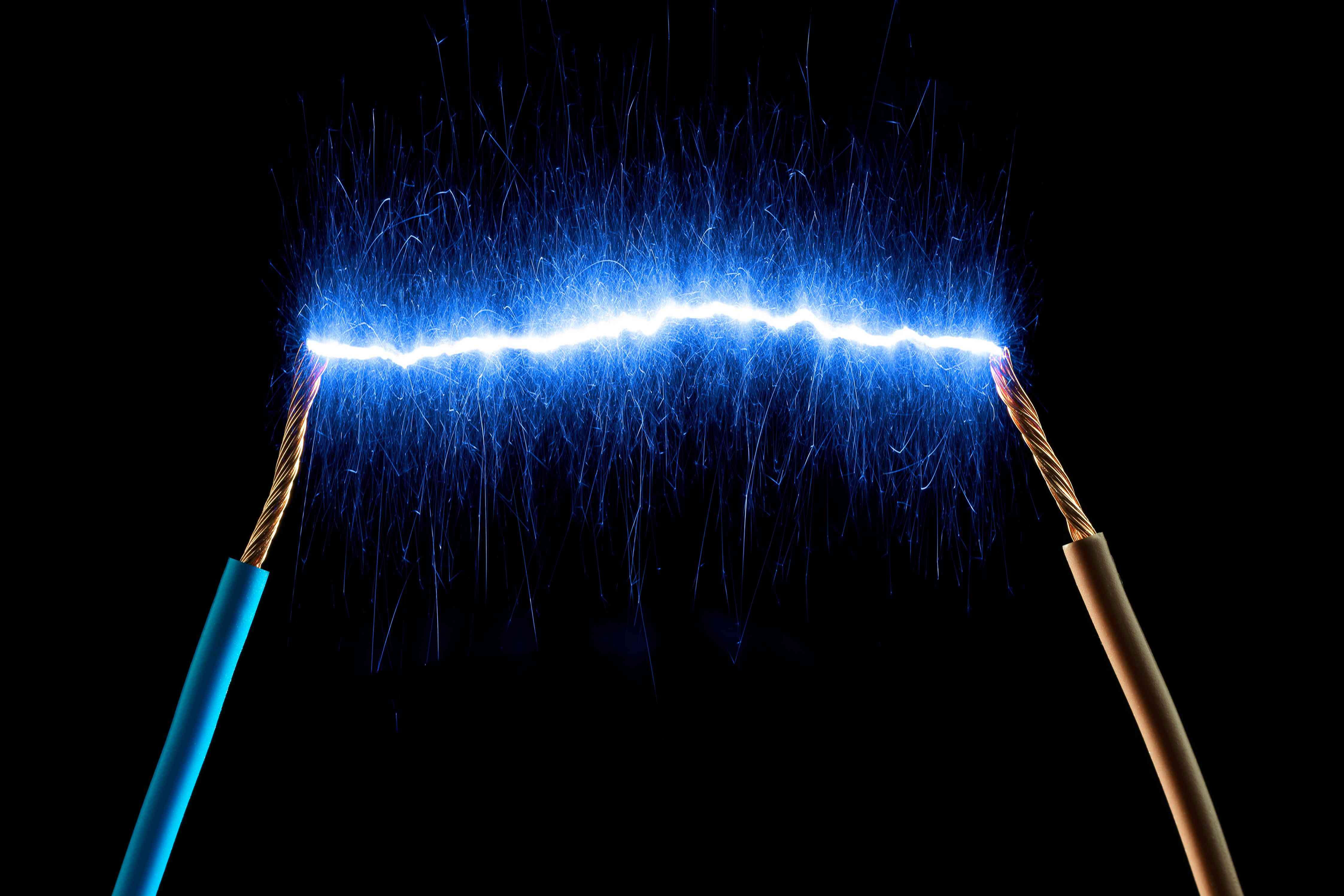 ବିଦ୍ୟୁତ ତାର ସଂସ୍ପର୍ଶରେ  ୪ ଆହତ