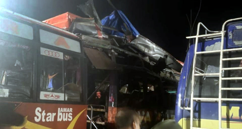 ବସ୍‌ରେ  ବଡ଼ଧରଣର ବିସ୍ଫୋରଣ