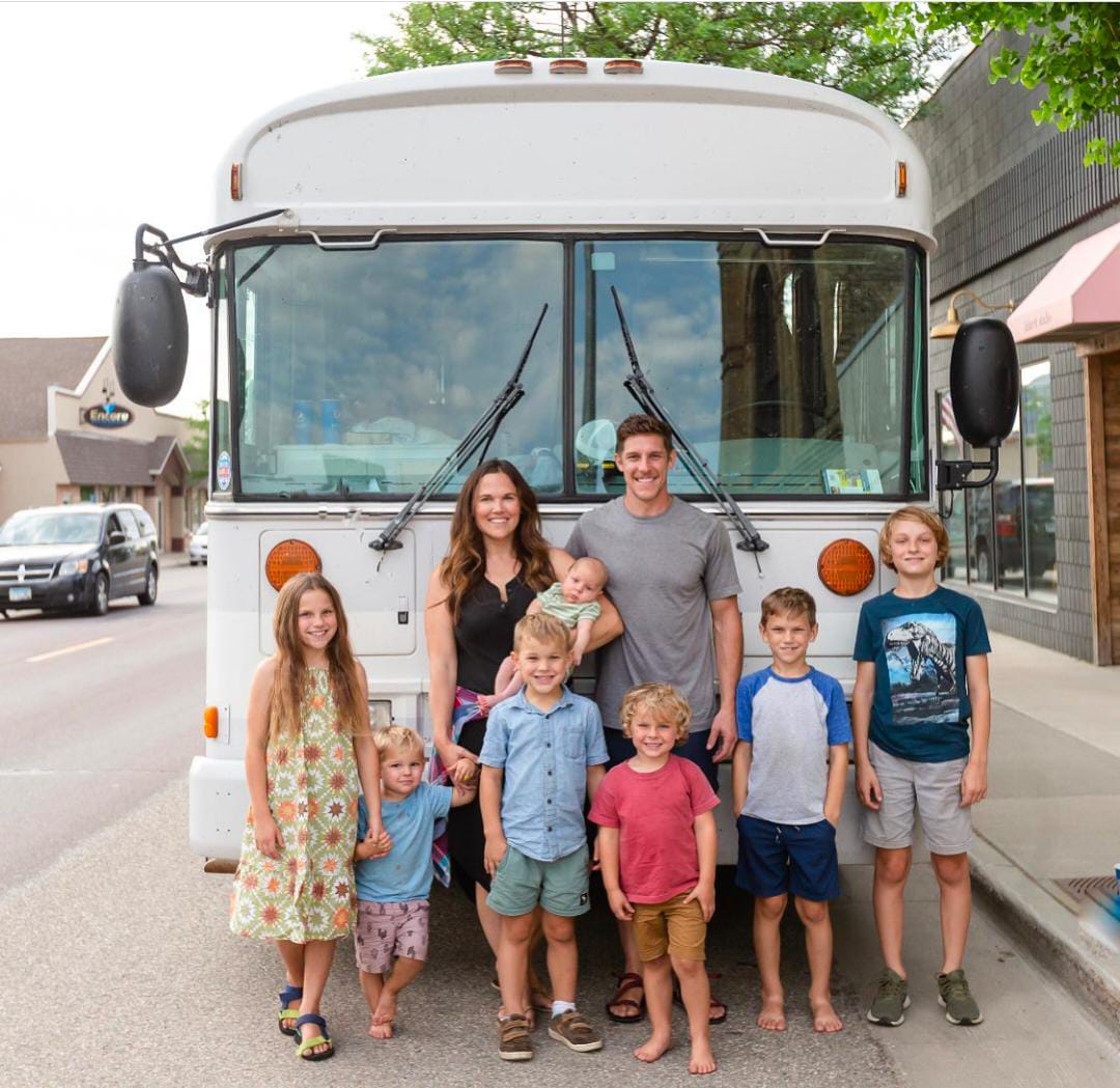 ସ୍କୁଲ ବସରେ ଘର ଭଳି ସୁବିଧା