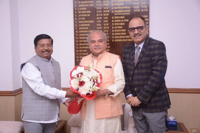 କେନ୍ଦ୍ର ମନ୍ତ୍ରୀ ନରେନ୍ଦ୍ର ସିଂ ତୋମାରଙ୍କୁ ଭେଟିଲେ ଅତନୁ ସବ୍ୟସାଚୀ ନାୟକ, ଜାଣନ୍ତୁ କ'ଣ ରଖିଲେ ଦାବି 